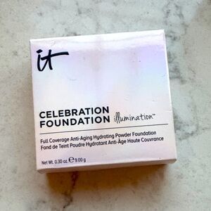 IT Cosmetics Celebration Foundation Illumination - White Box